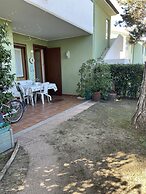 Nice Flat With Pool and Garden