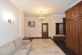 North ave apartment by Luxe Group HH106