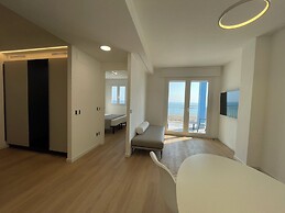 Modern Seafront Flat With Stunning Views
