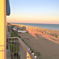Modern Seafront Flat With Stunning Views
