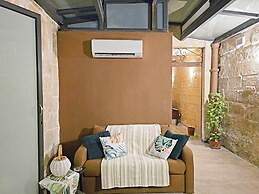 Maltese-Style APT - 5 mins from Valletta