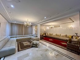Chic 4BR with Jacuzzi-Fez New City Stay