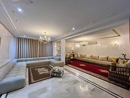 Chic 4BR with Jacuzzi-Fez New City Stay