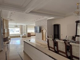 Chic 4BR with Jacuzzi-Fez New City Stay