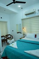 Hotel Elroi Suites
