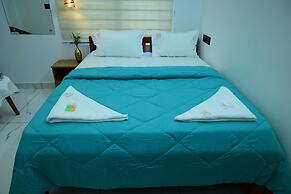 Hotel Elroi Suites