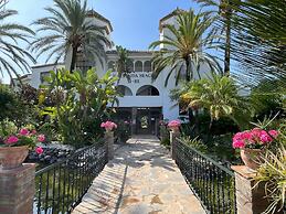 La Petite For t Seaview Flat in Marbella