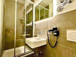 Hotel Bergen Zur Post by Rikas Hotels