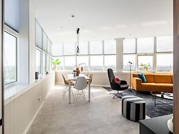 Comfortable Apartment With Panoramic Views