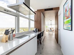 Comfortable Apartment With Panoramic Views