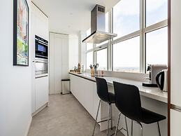 Comfortable Apartment With Panoramic Views