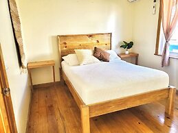 Utila Seabreeze Vacation Apartments