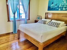 Utila Seabreeze Vacation Apartments
