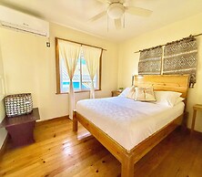 Utila Seabreeze Vacation Apartments