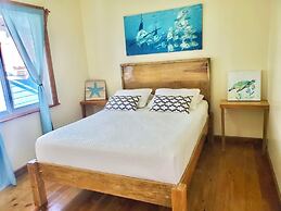 Utila Seabreeze Vacation Apartments