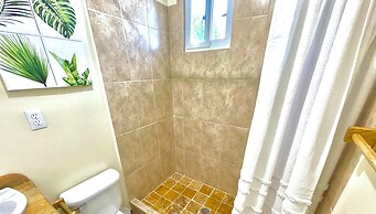 Utila Seabreeze Vacation Apartments