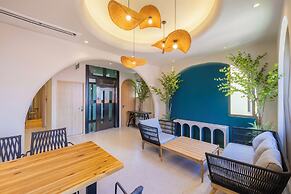 Lotus Home Cafe – Budget
