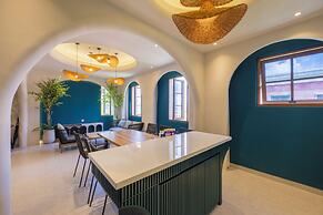 Lotus Home Cafe – Budget