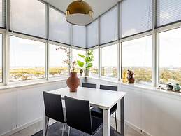 Comfortable Apartment With Panoramic Views