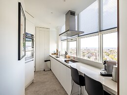Comfortable Apartment With Panoramic Views