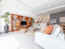 Villa Hamal by DVH Luxe Retreats 2BR