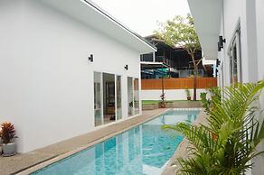 A&J Holiday Villa Phuket