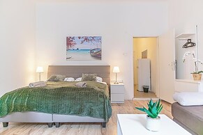 Modern 2BR Apt Near Westbahnhof