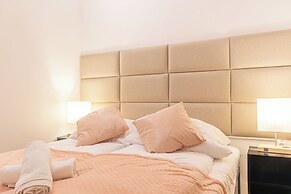 Charming 2BR Apt Close to Westbahnhof