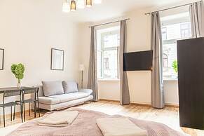 Charming 2BR Apt Close to Westbahnhof