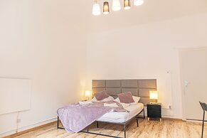Charming 2BR Apt Close to Westbahnhof