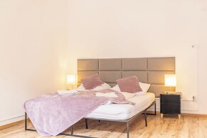 Charming 2BR Apt Close to Westbahnhof