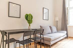 Charming 2BR Apt Close to Westbahnhof