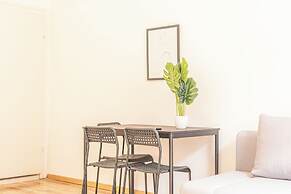 Charming 2BR Apt Close to Westbahnhof