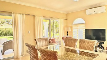 Villa With Pool in Santa Fe