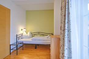 Vicky Apartment - Central, Mountain Stay