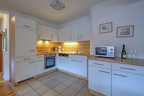 Vicky Apartment - Central, Mountain Stay