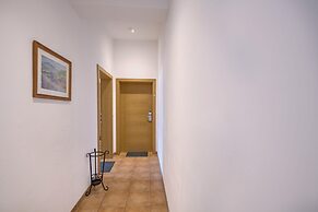 Bright Vicky Apartment With Infrared Sauna