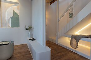 ArtChroma House