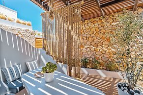 ArtChroma House