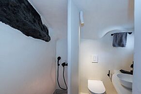 ArtChroma House