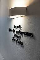 ArtChroma House