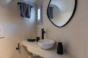 ArtChroma House
