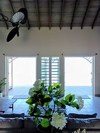 Turtle Cove House by Le Haus