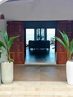 Turtle Cove House by Le Haus