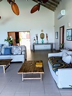 Turtle Cove House by Le Haus