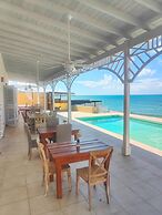 Turtle Cove House by Le Haus