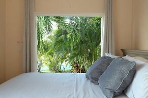 Turtle Cove House by Le Haus