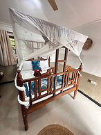 Moayana Liora Zanzibar