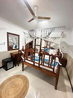 Moayana Liora Zanzibar
