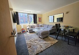 Stylish 1BR Flat Next to Hockley